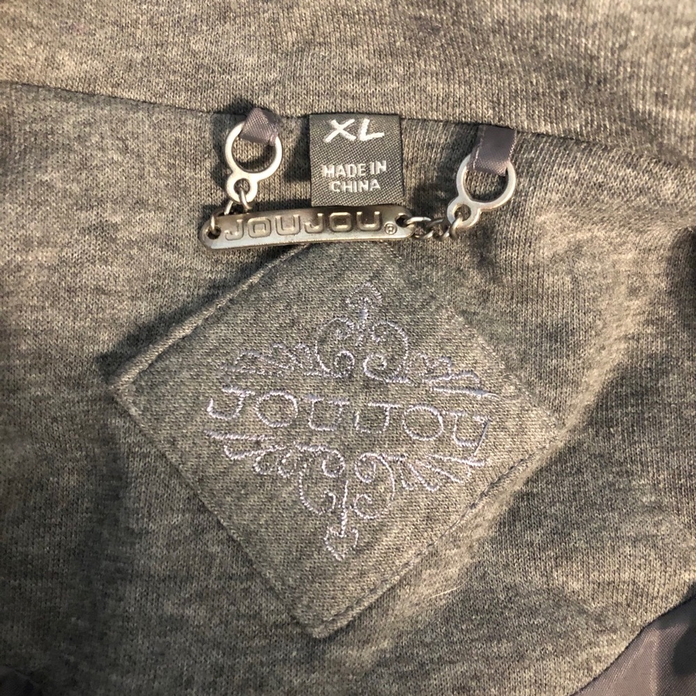 Grey Coat - Picture 3 of 5
